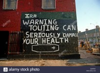 belfast-northern-ireland-october-1983-ira-mural-in-republican-west-EEAPMY.jpg