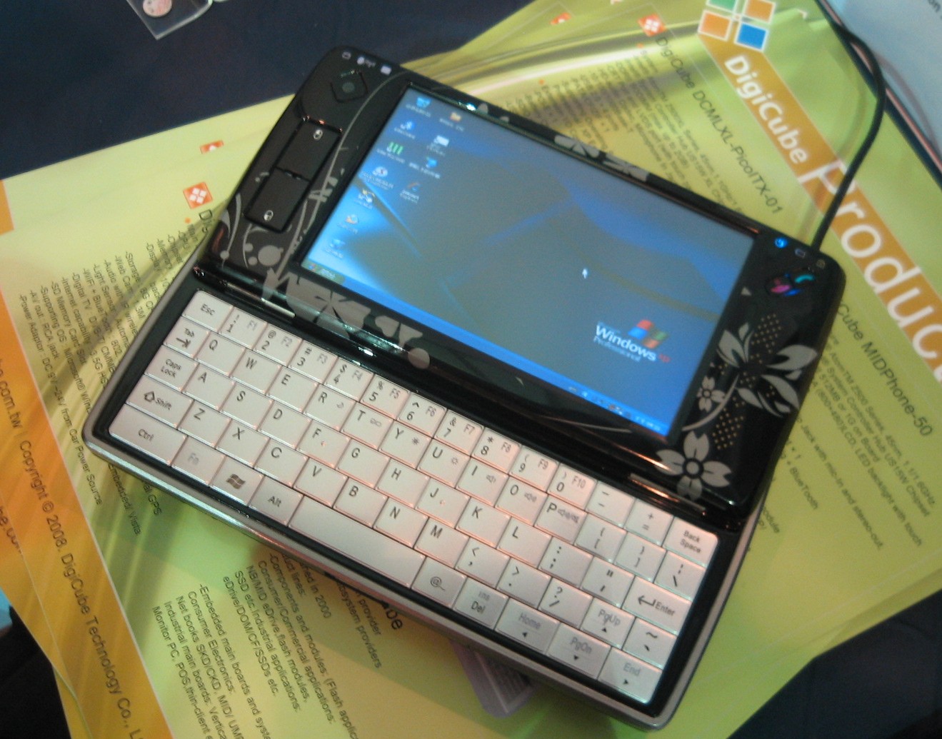 digicube_midphone-50_computex_2009.jpg